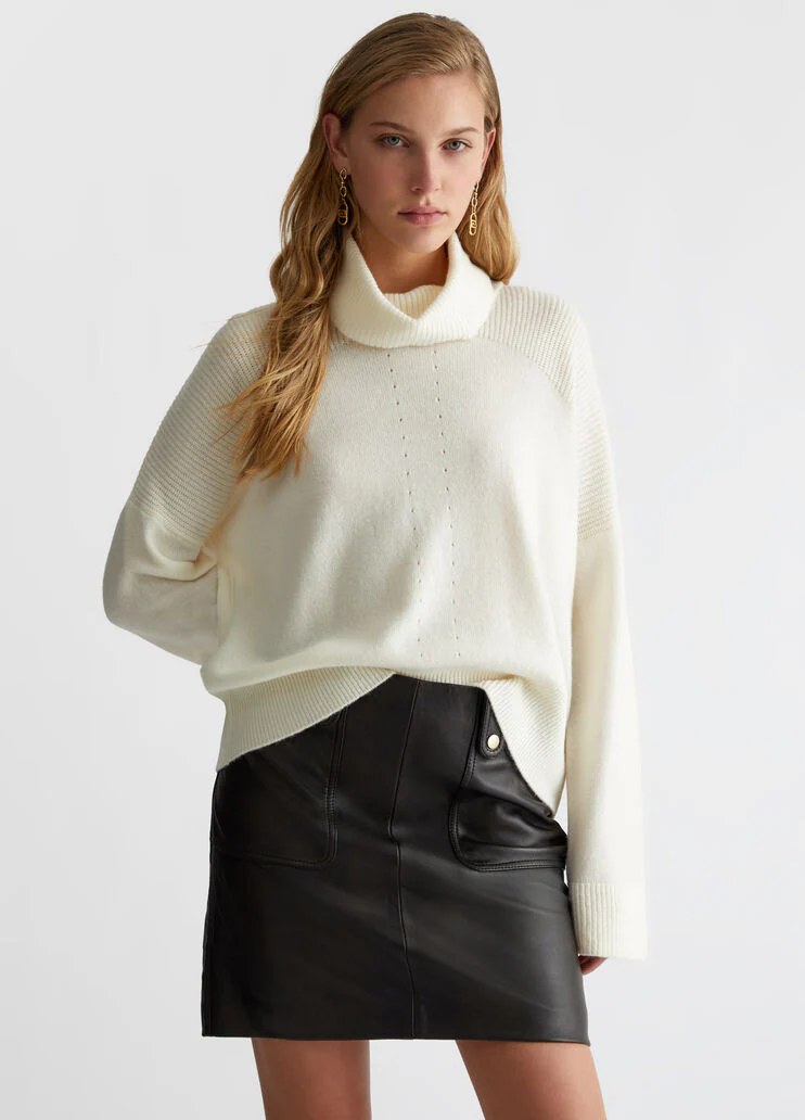 Woollen turtleneck