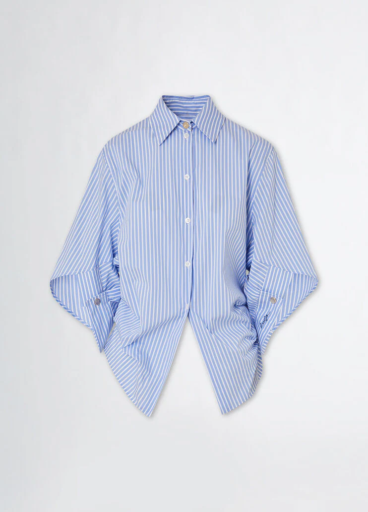 Shirt with wide sleeves