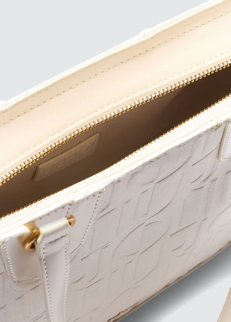 Shopping bag with logo and chain