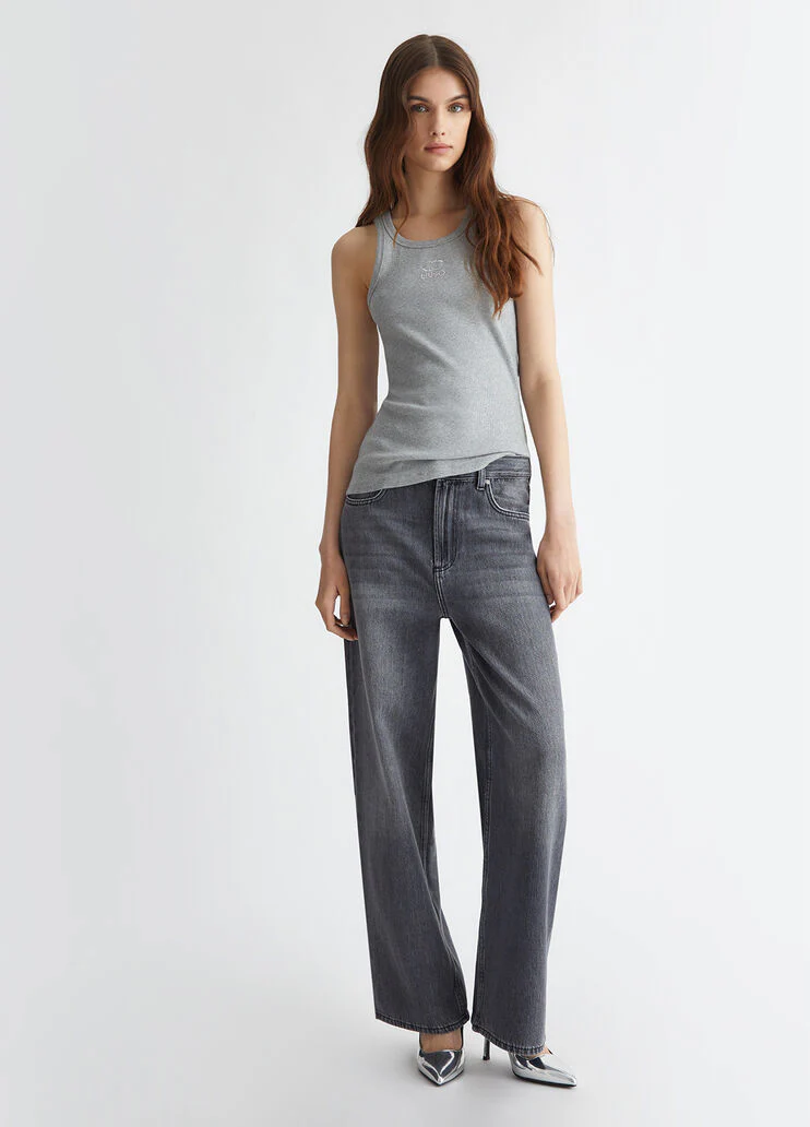 Ribbed top with logo