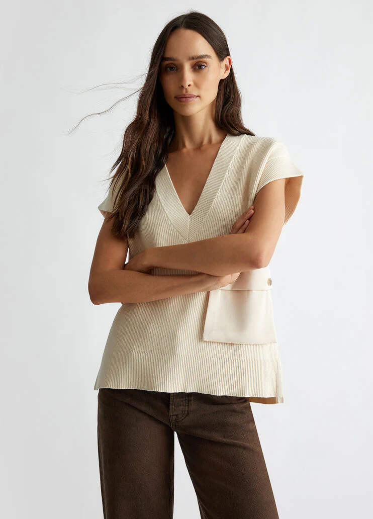 Knit vest with pocket