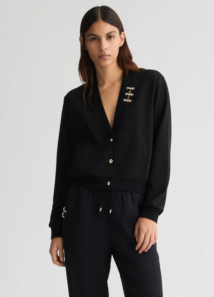 Sweatshirt with buttons