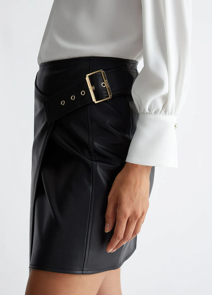 Mini skirt in coated fabric