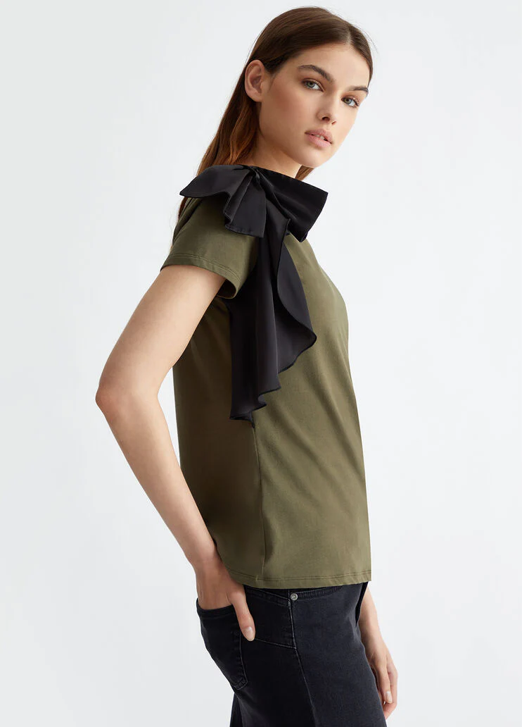 T-shirt with ruching