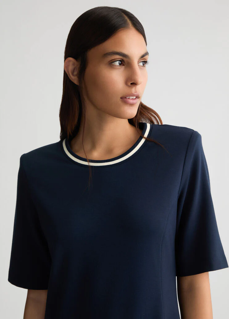 Short dress with buttons