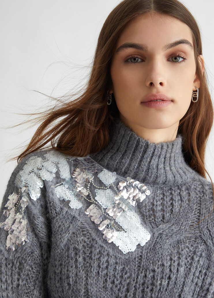 Turtleneck with sequins