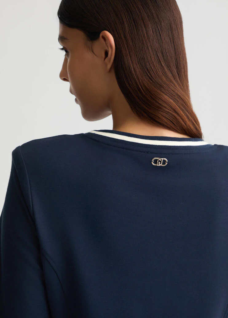 Short dress with buttons