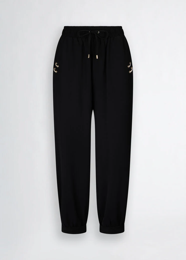 Croppedgging trousers