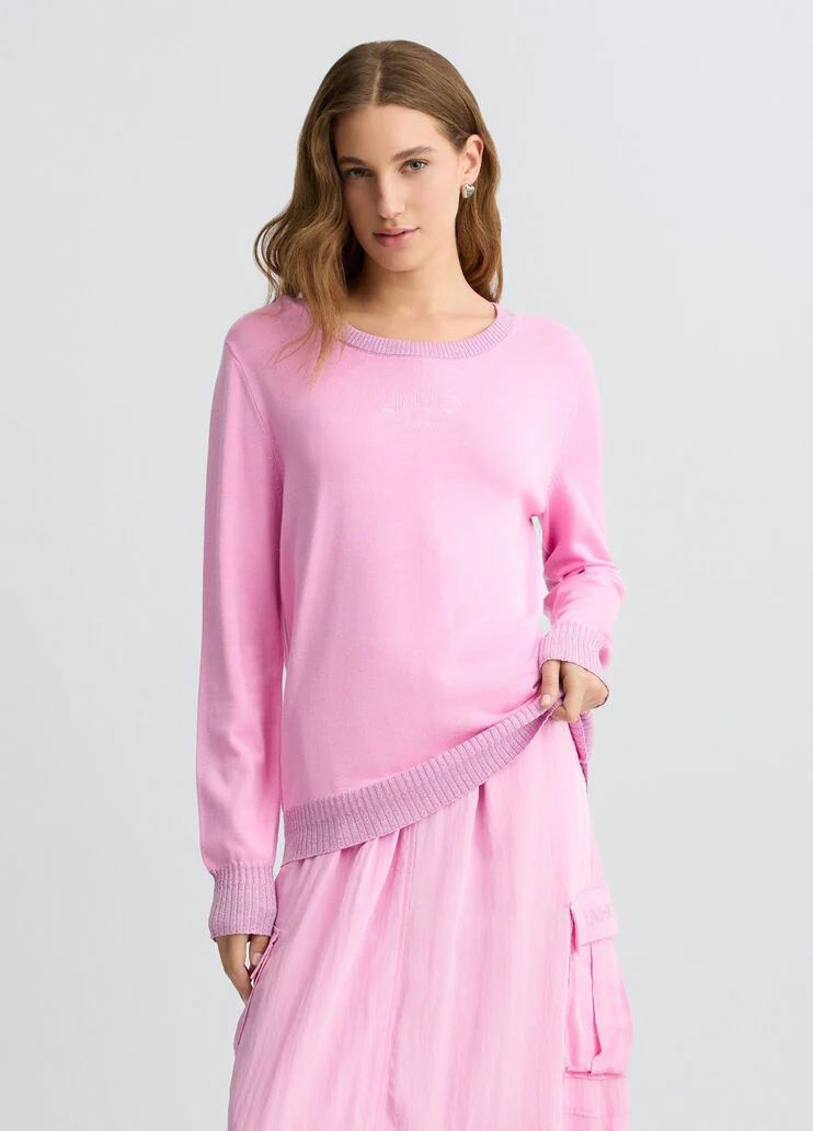 Pink long-sleeved jumper