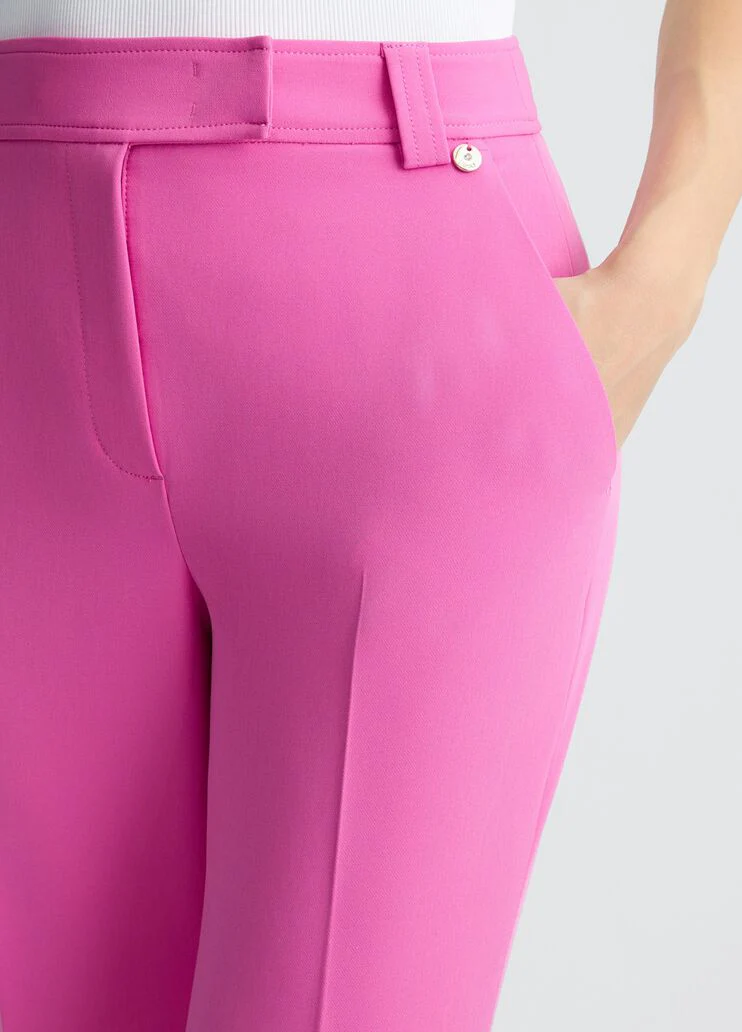 Cropped pink trousers