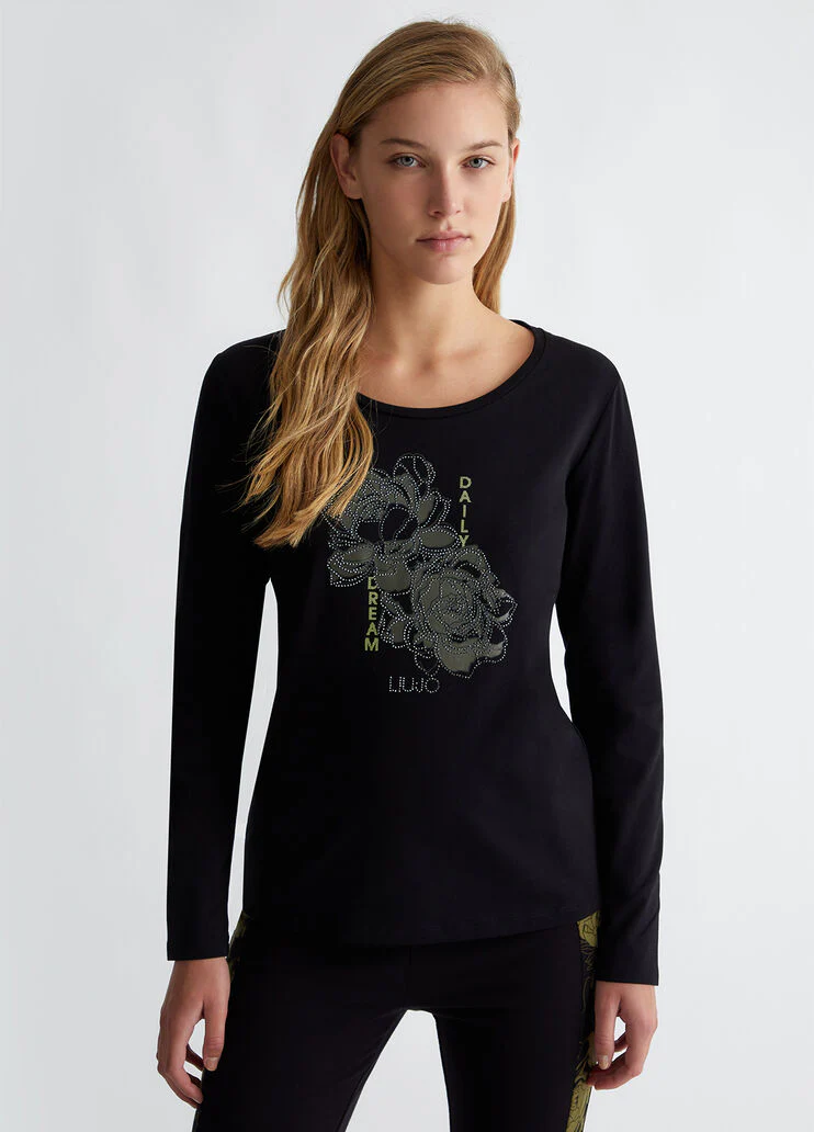 T-shirt with appliqués