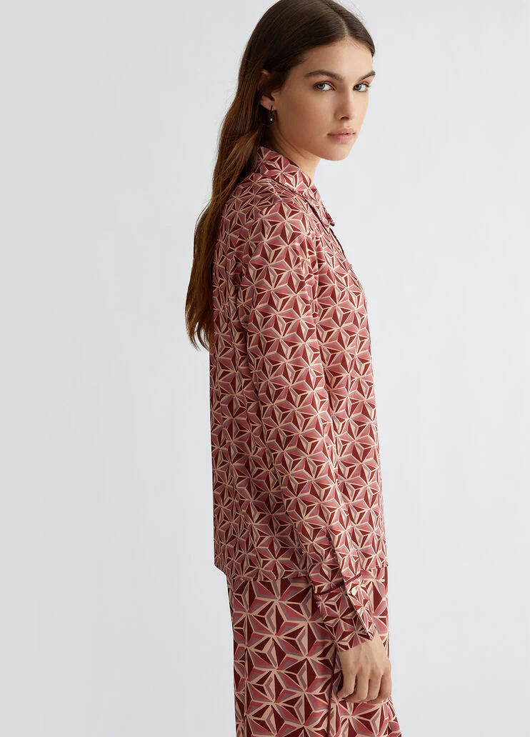 Shirt with geometric print