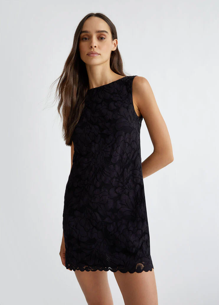Short lace dress