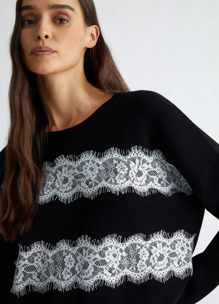 Jumper with lace