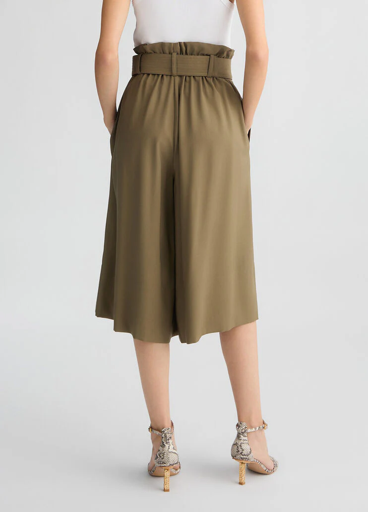 Green Bermuda shorts with belt