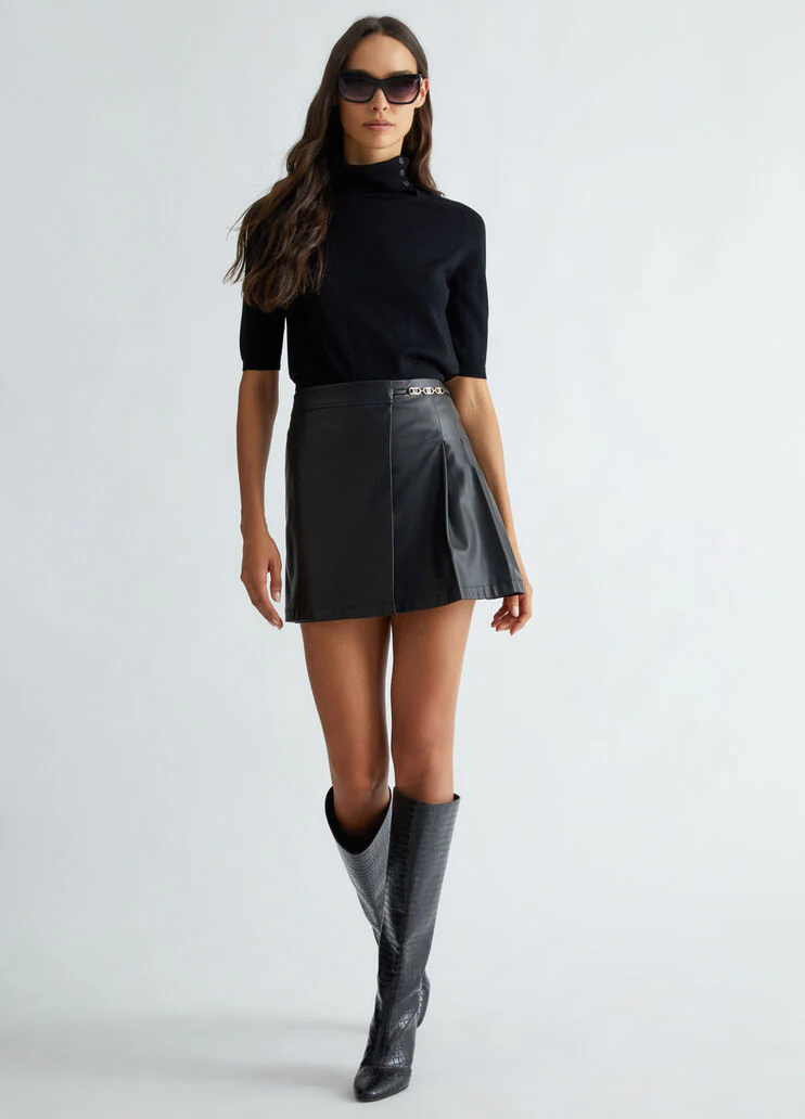 Mini skirt in coated fabric
