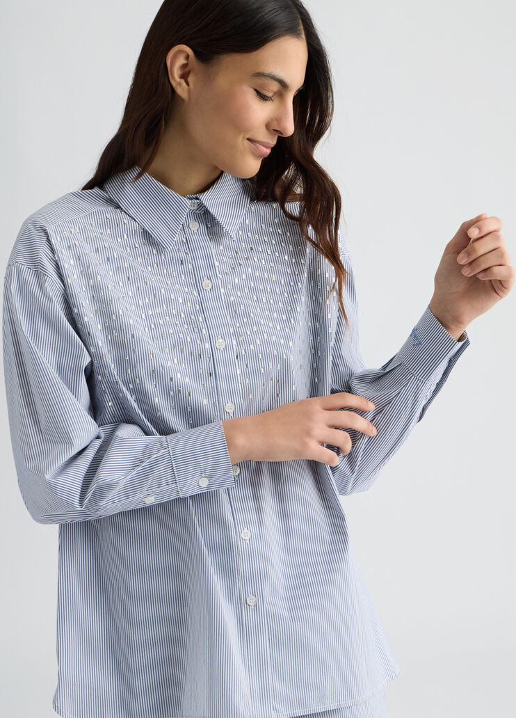 Shirt with appliqués