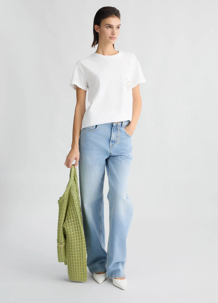 T-shirt with small pocket