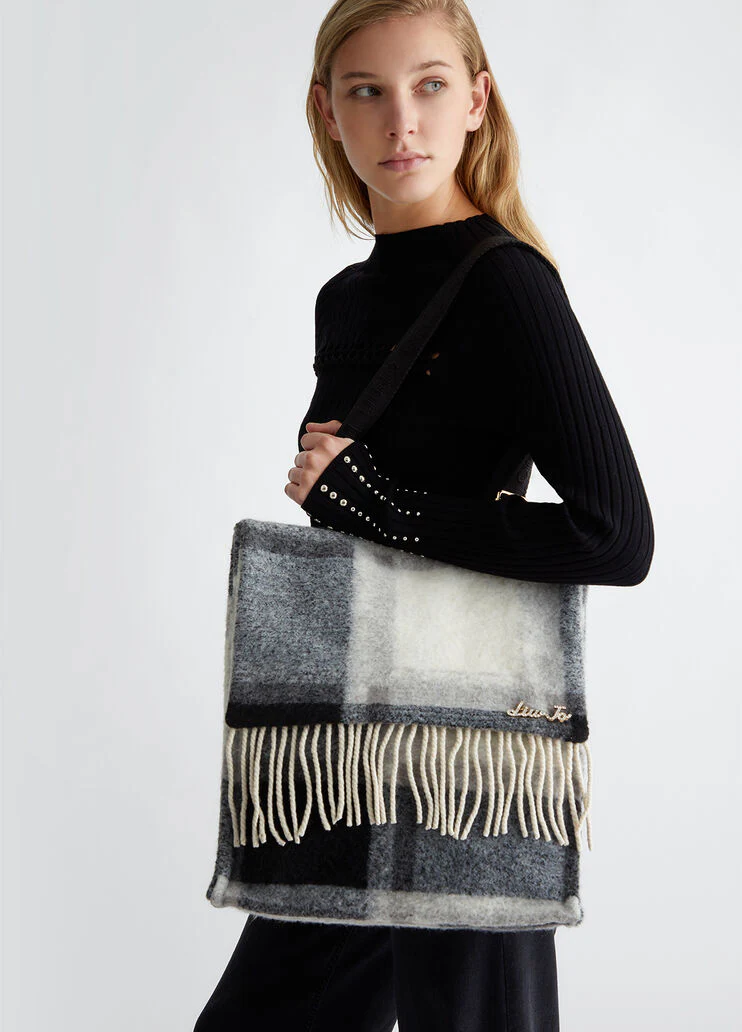 Wool-blend shopping tote