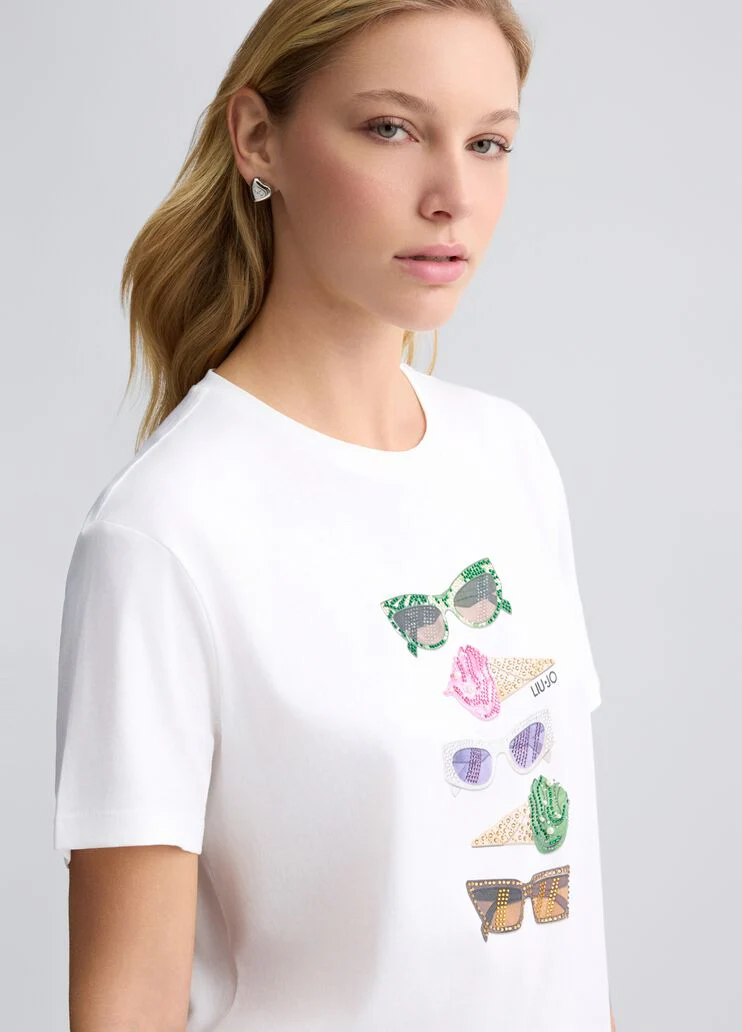 Printed T-shirt with rhinestones