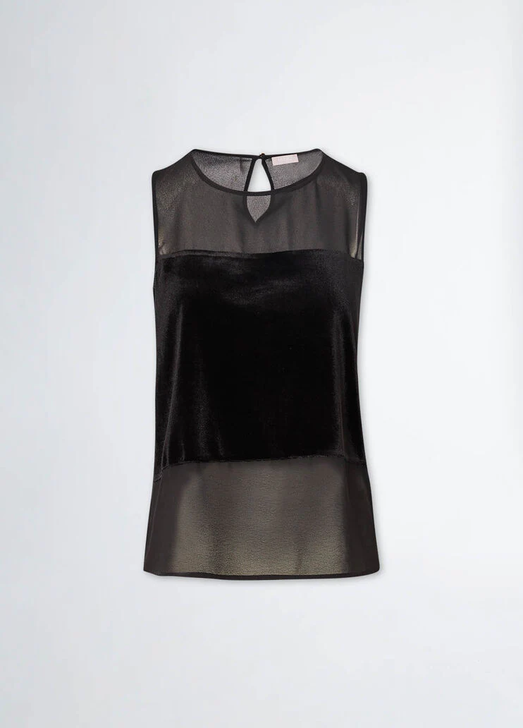 Top with velvet insert