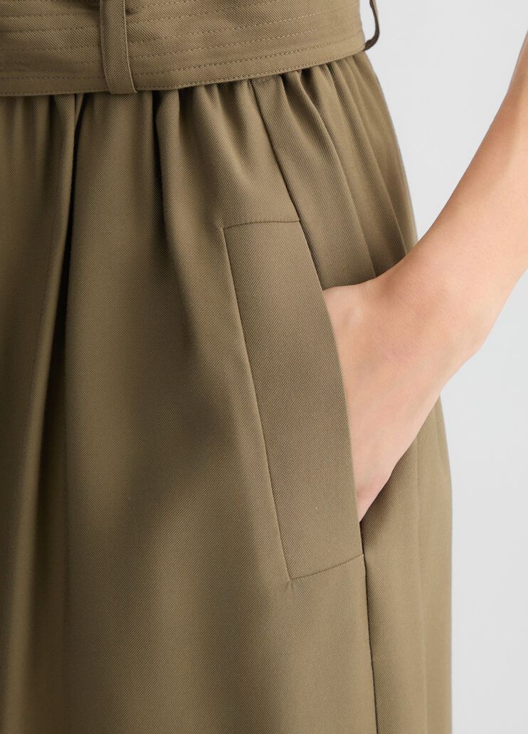 Green Bermuda shorts with belt