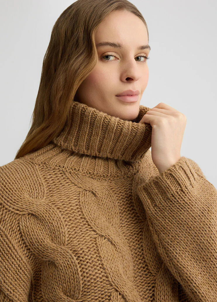 Polo-neck cable-knit pullover