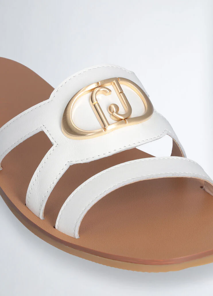 Flat sandals with logo