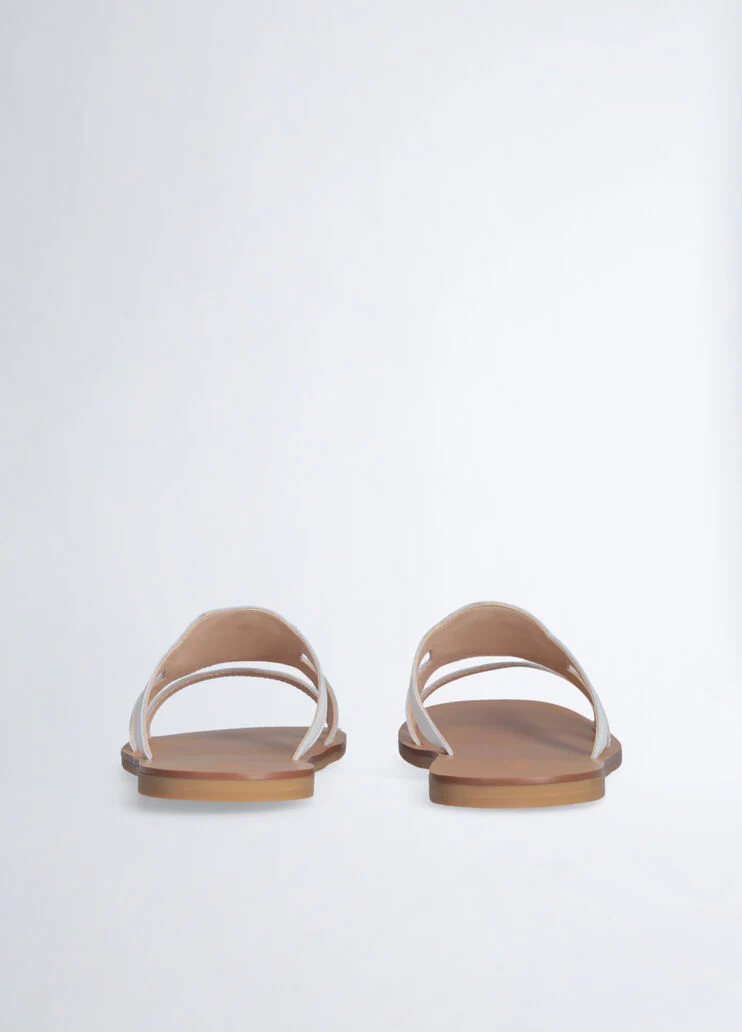 Flat sandals with logo
