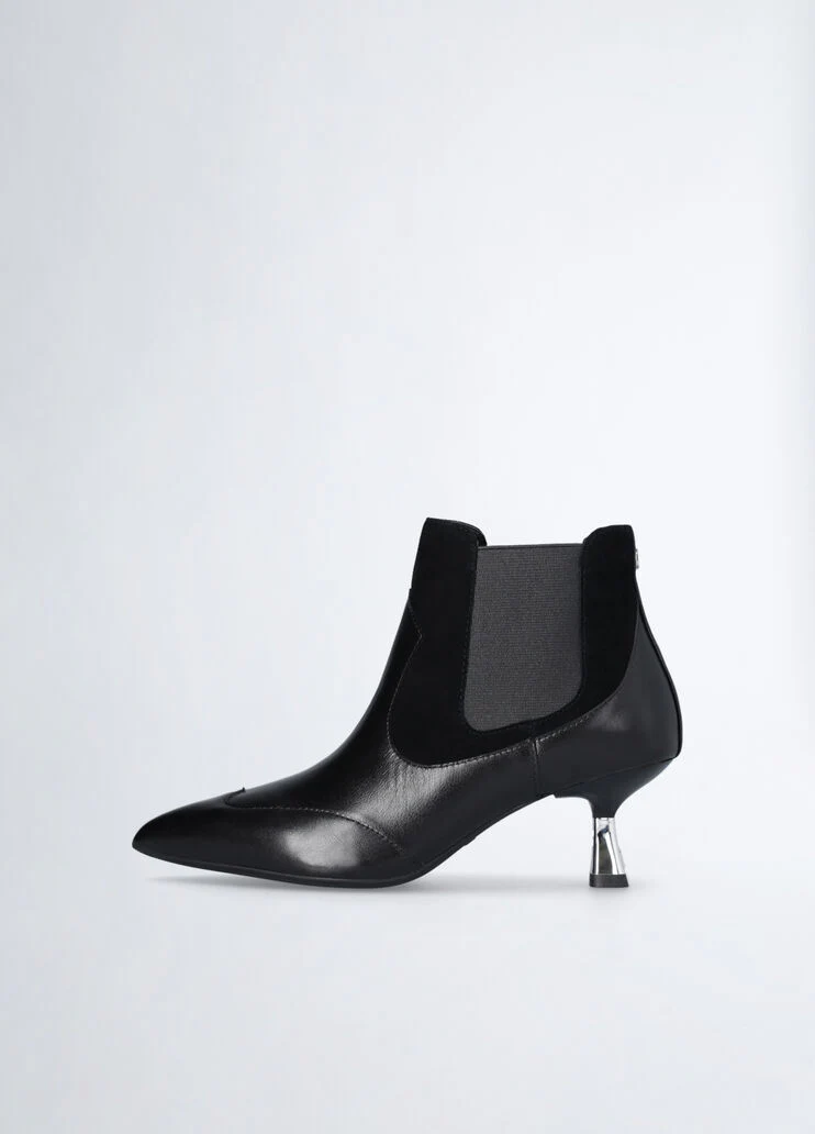 Black ankle boots in leather