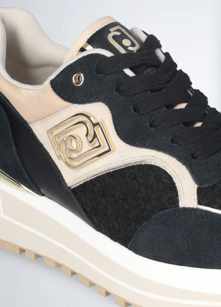 Platform sneakers with floral embroidery