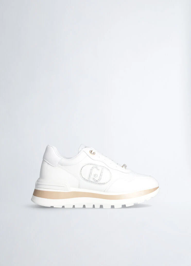 White sneakers in leather