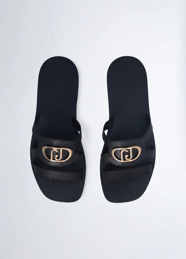 Flat sandals with logo