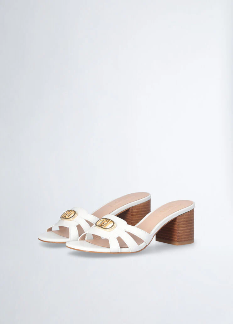 Leather sandals with wide heel