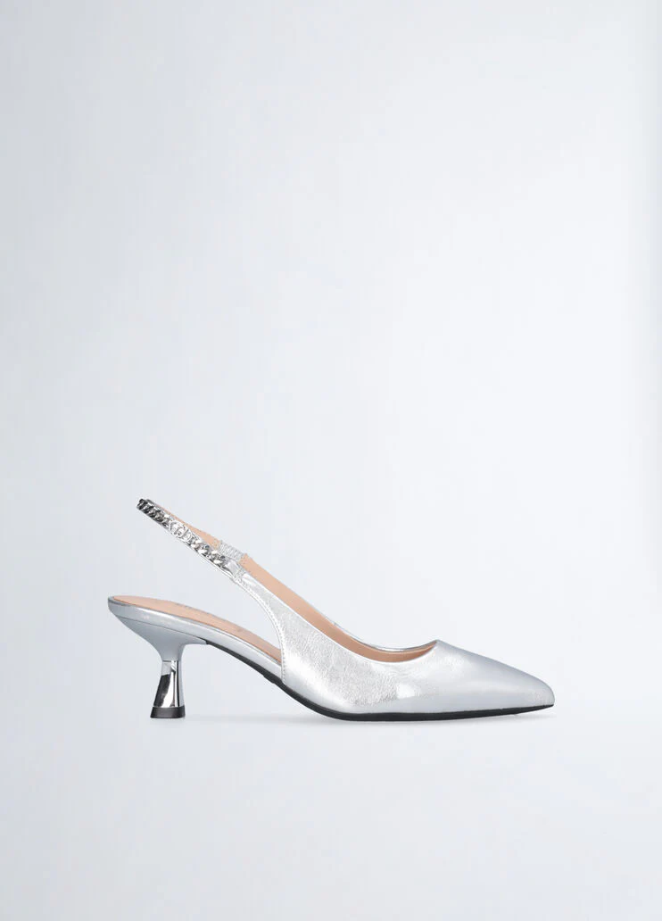 Slingbacks with low heel