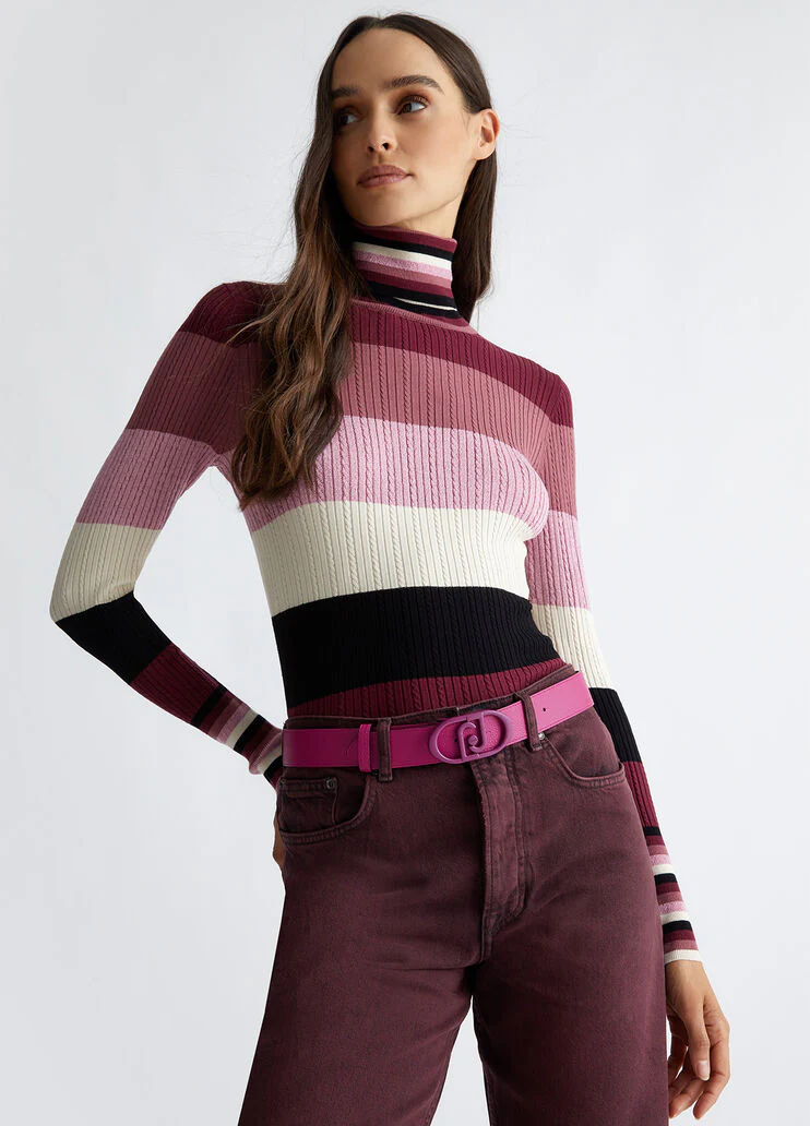 Belt with logo buckle