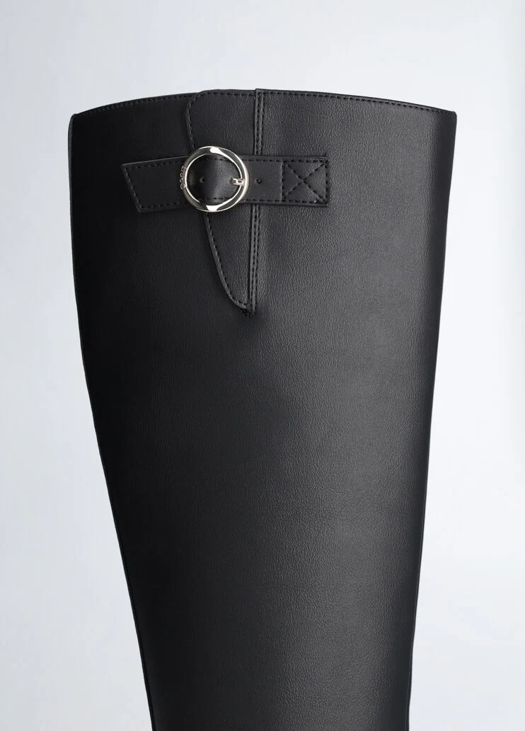 High boots with logo buckle