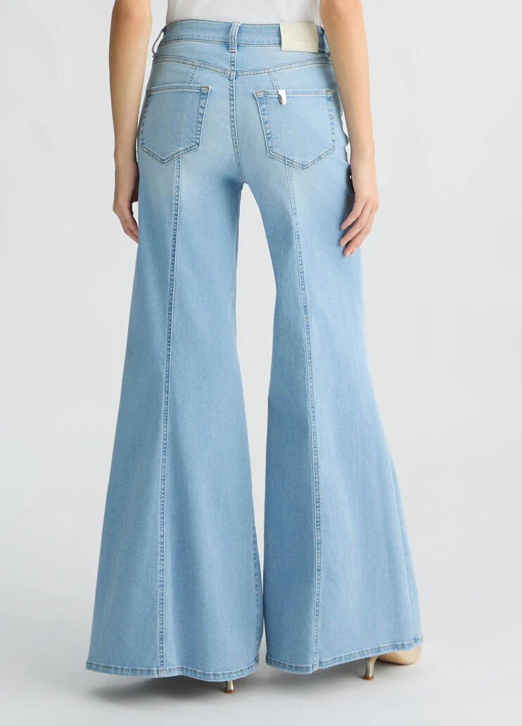 High-waisted super-flared jeans