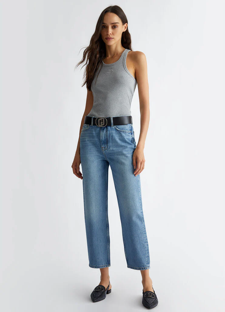 Straight-leg jeans