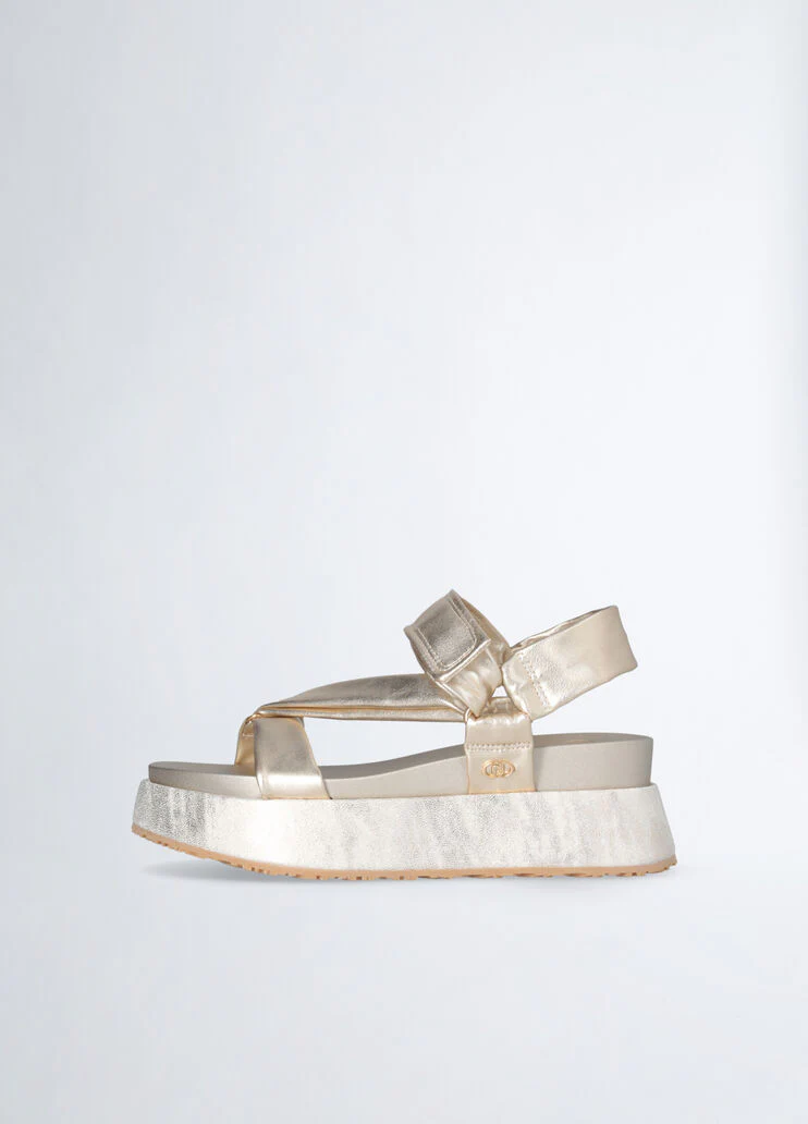 Platform sandals