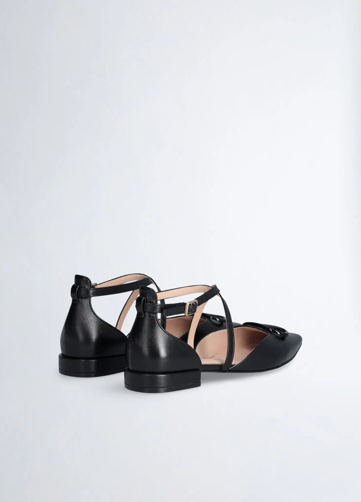 Black ballet flats with maxi-logo