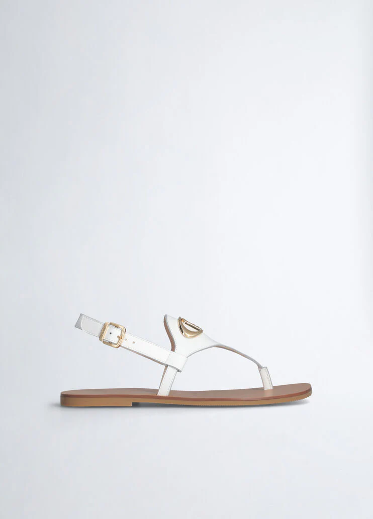 Leather flip-flop sandals