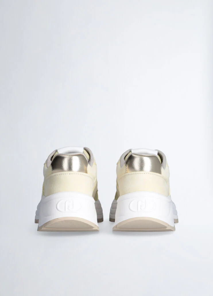 Sneakers in suede and brighty mesh