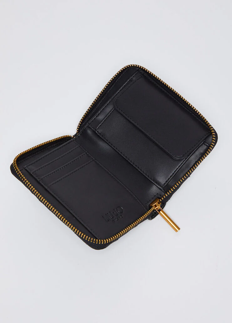 Small quilted wallet