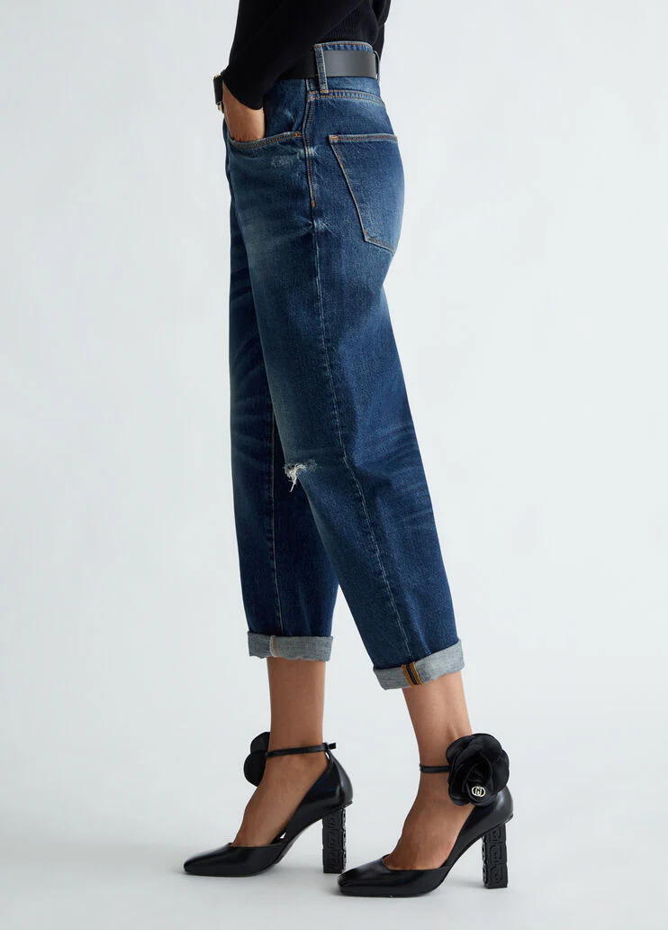 Cropped boyfriend jeans