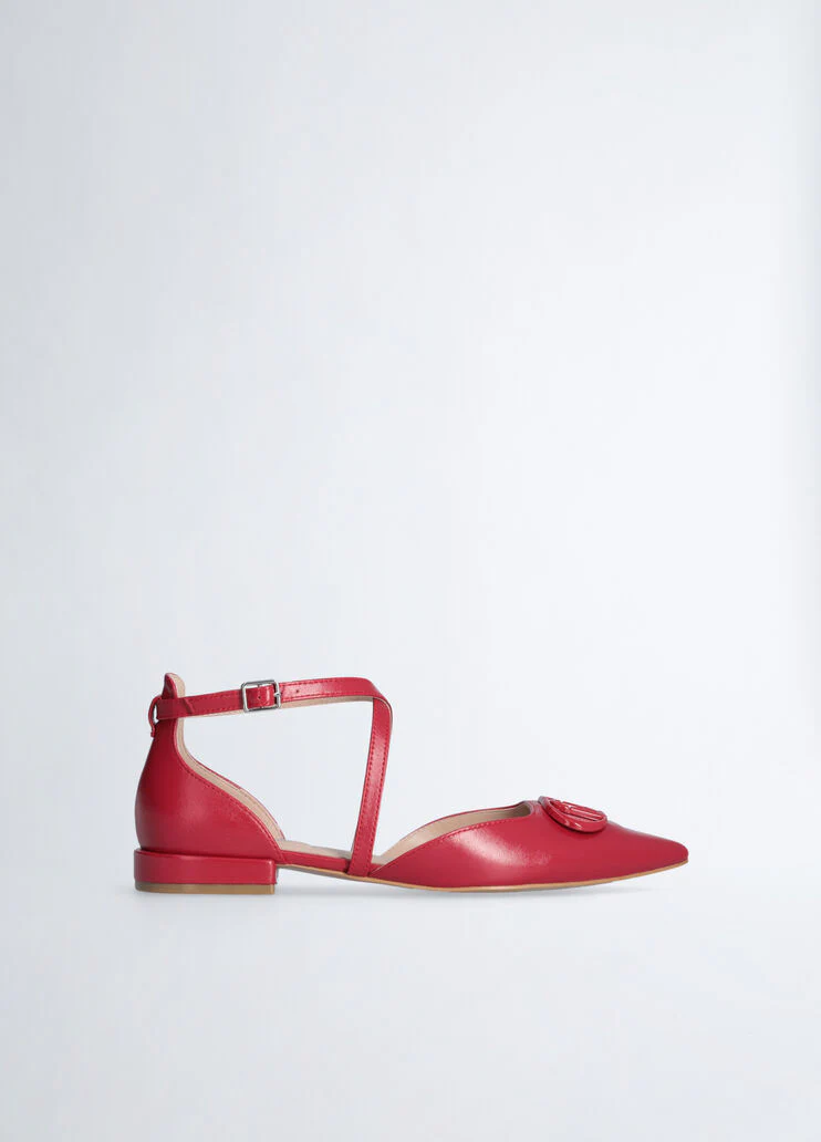 Red ballet flats with maxi-logo
