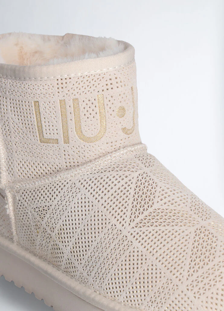 Warm ankle boots with maxi logo