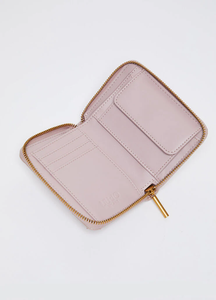 Small quilted wallet