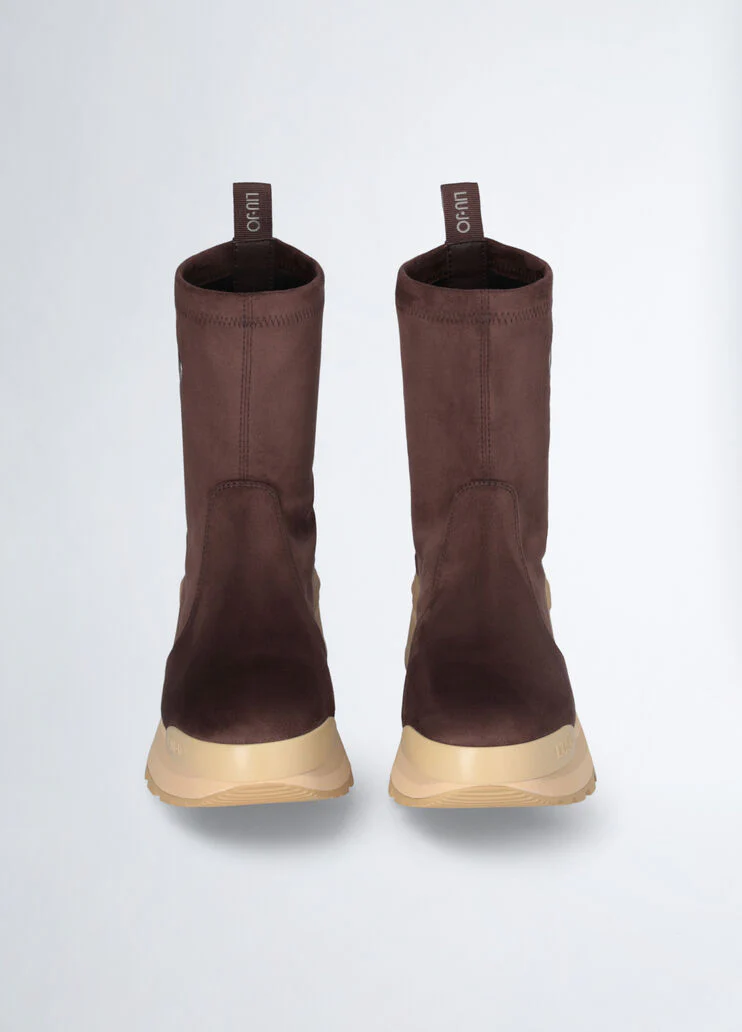 Brown ankle boots with logo