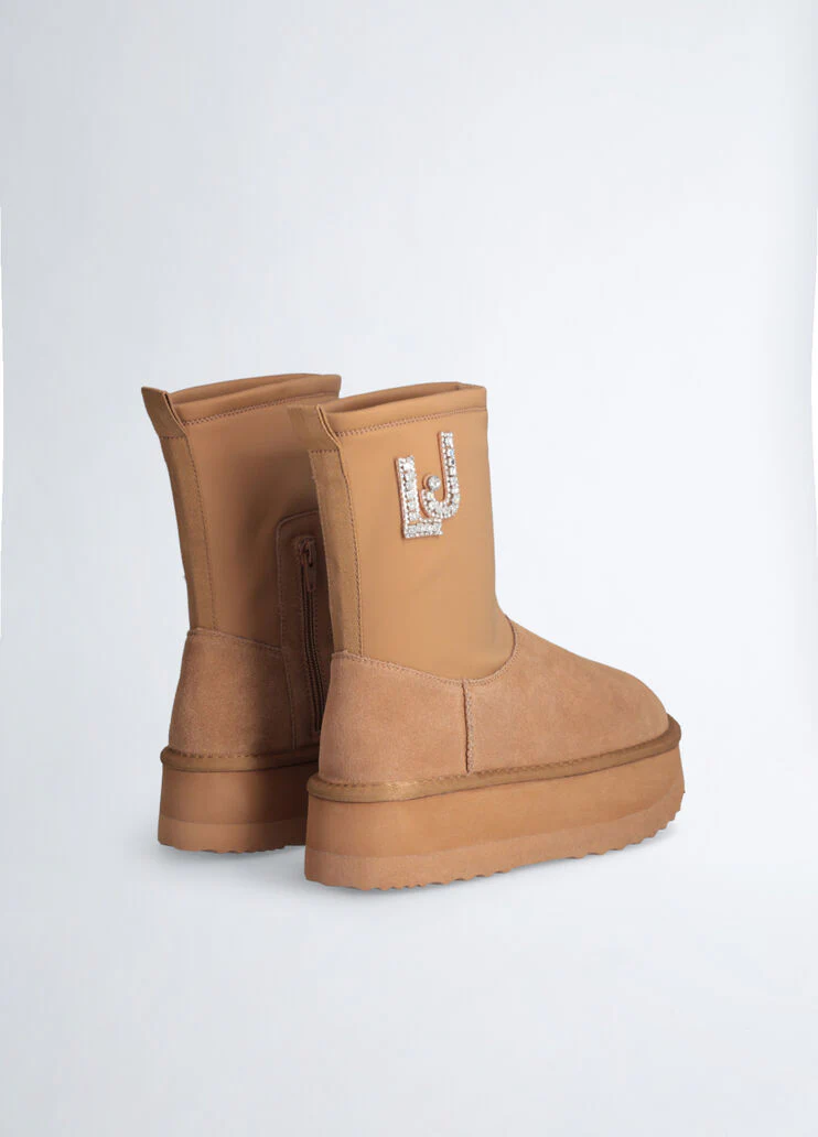 Warm ankle boots with bejewelled logo